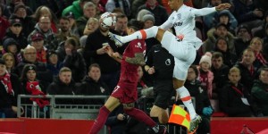 埃泽首发太亮眼：3次过人+助攻哲凯，上位主力。取代马丁内利！